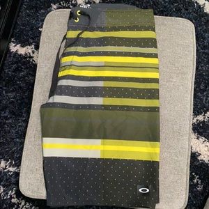 Oakley Board Shorts 33